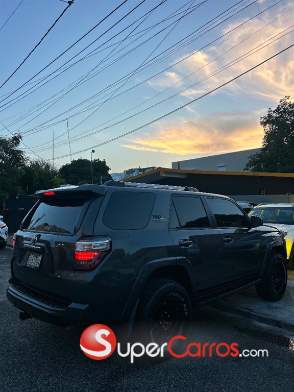 2018 Toyota 4 Runner TRD Off-Road Premium — foto 5 / 7