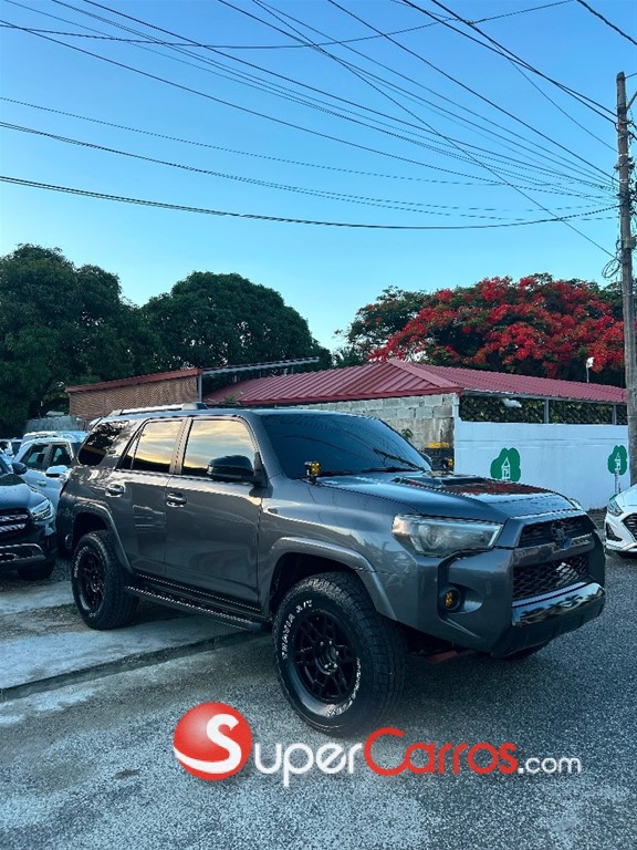 2018 Toyota 4 Runner TRD Off-Road Premium — foto 6 / 7