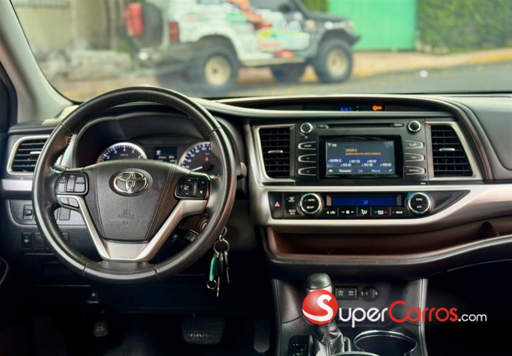 2018 Toyota Highlander LE — foto 8 / 11