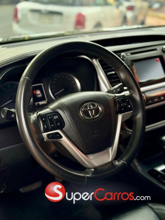 2018 Toyota Highlander LE — foto 9 / 11