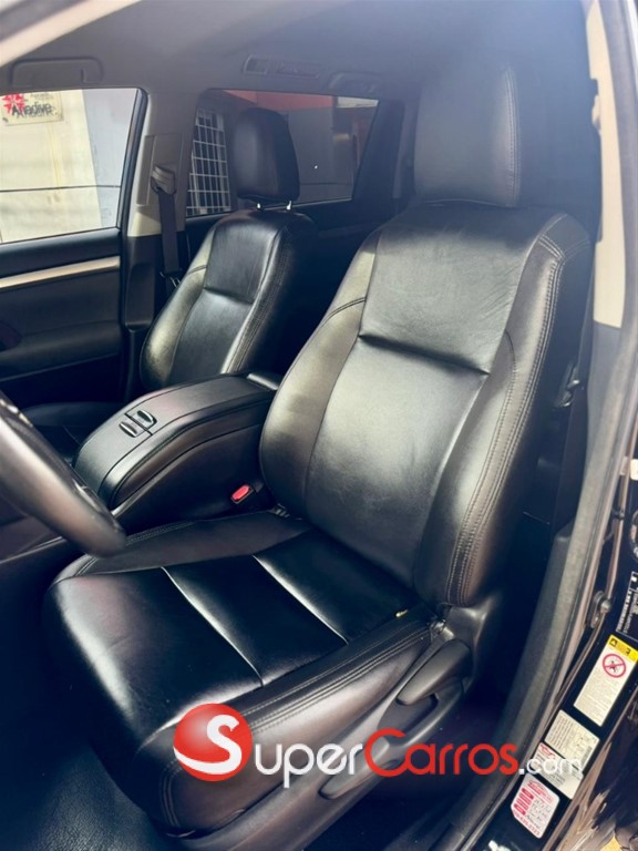2018 Toyota Highlander LE — foto 10 / 11