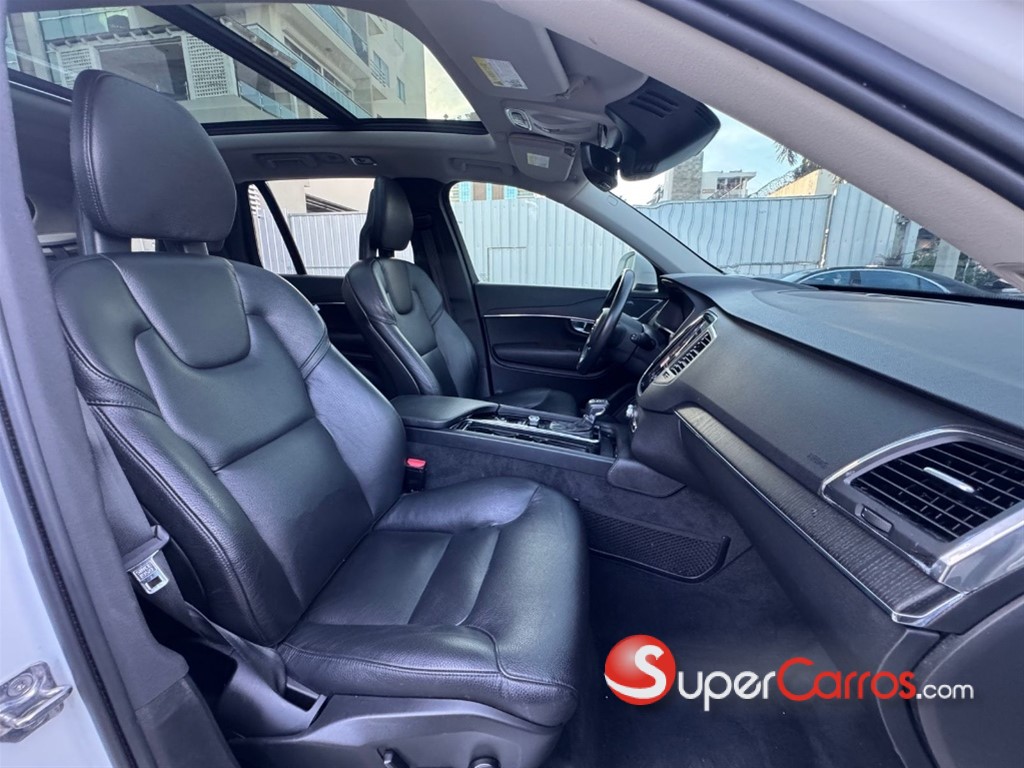 2020 Volvo XC90 T6 First Edition — foto 8 / 12