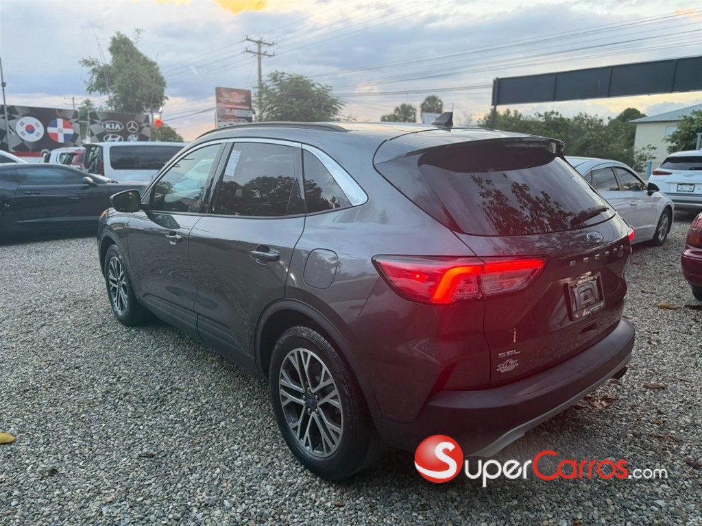 2020 Ford Escape SEL Ecoboost — foto 3 / 11