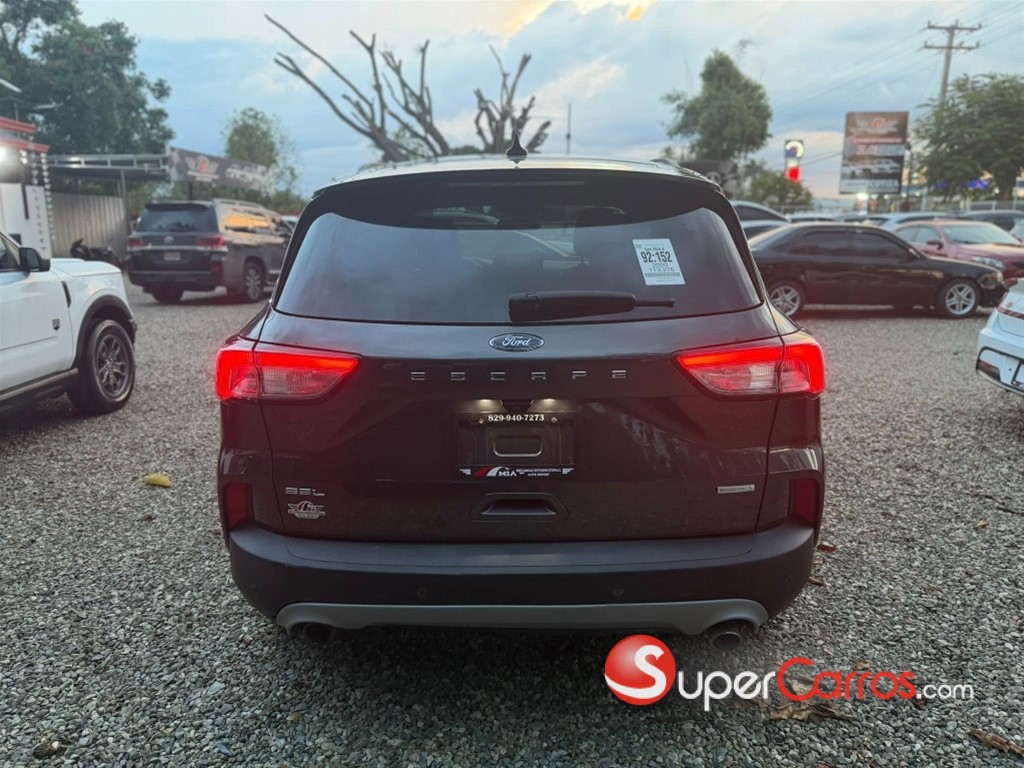 2020 Ford Escape SEL Ecoboost — foto 9 / 11