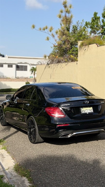 2017 Mercedes-Benz Clase E 300 — foto 4 / 11