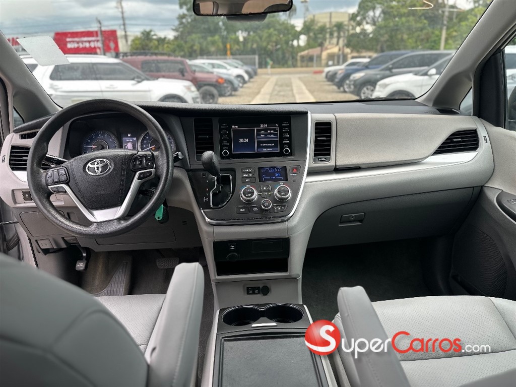 2018 Toyota Sienna LE — foto 3 / 6