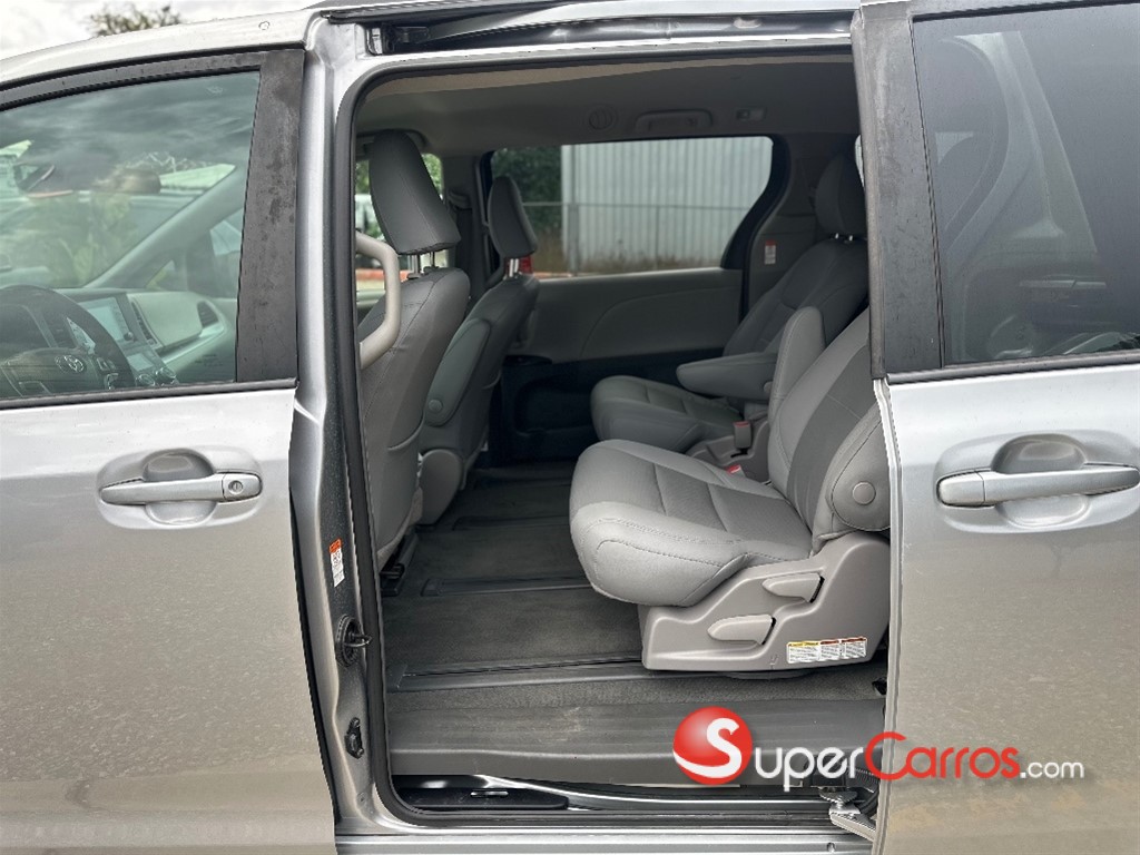 2018 Toyota Sienna LE — foto 5 / 6