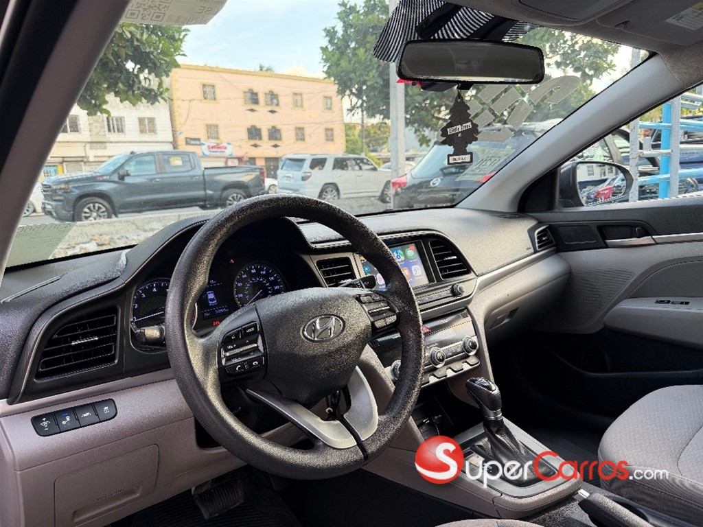 2020 Hyundai Elantra SEL — foto 4 / 9