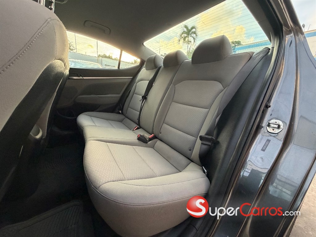 2020 Hyundai Elantra SEL — foto 5 / 9