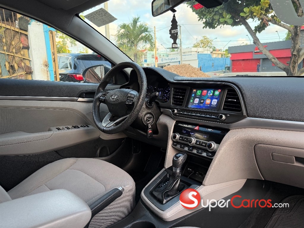 2020 Hyundai Elantra SEL — foto 7 / 9