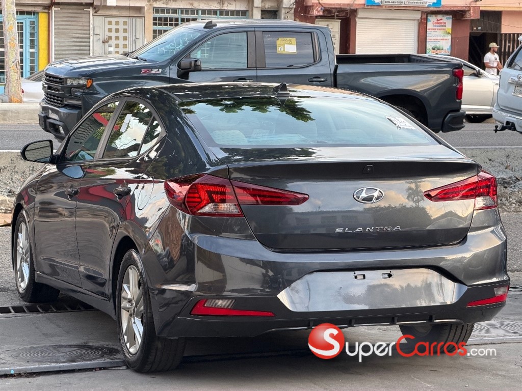 2020 Hyundai Elantra SEL — foto 8 / 9