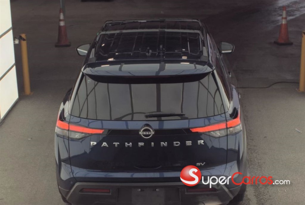 2022 Nissan Pathfinder SV — foto 5 / 8