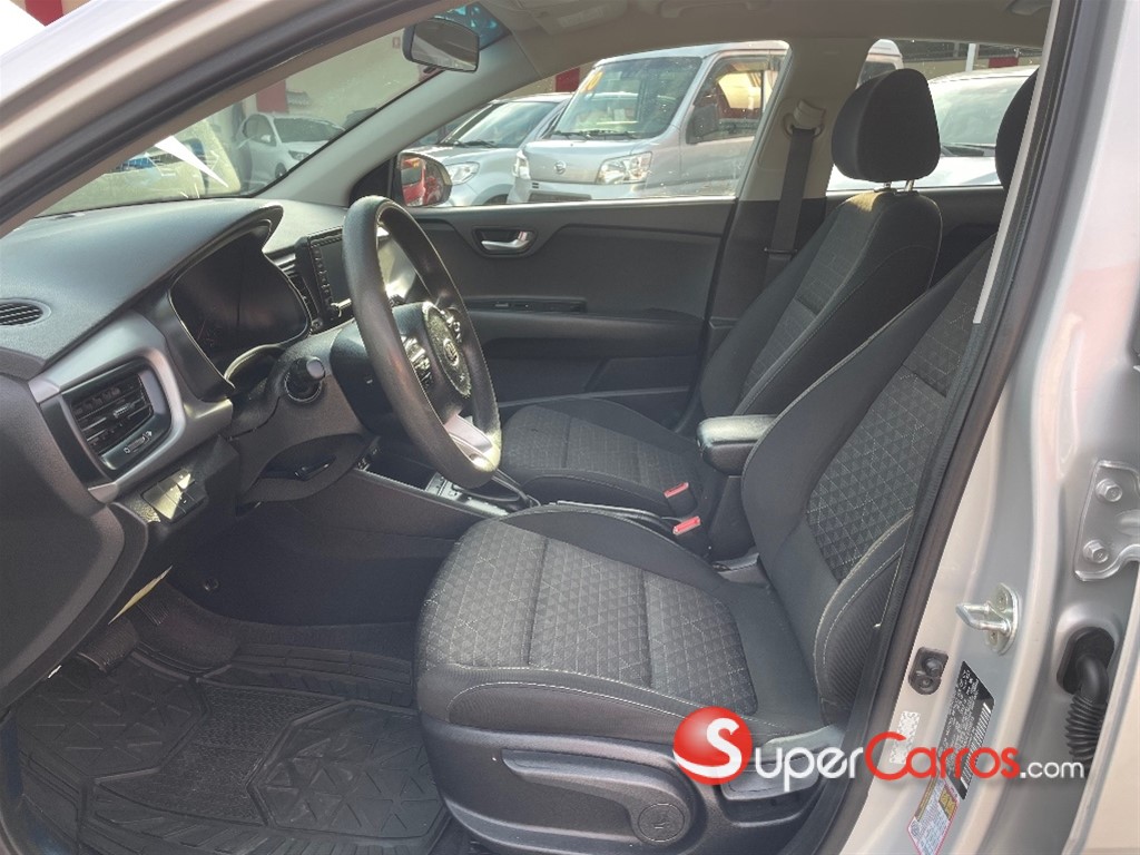 2020 Kia Rio LX — foto 8 / 11