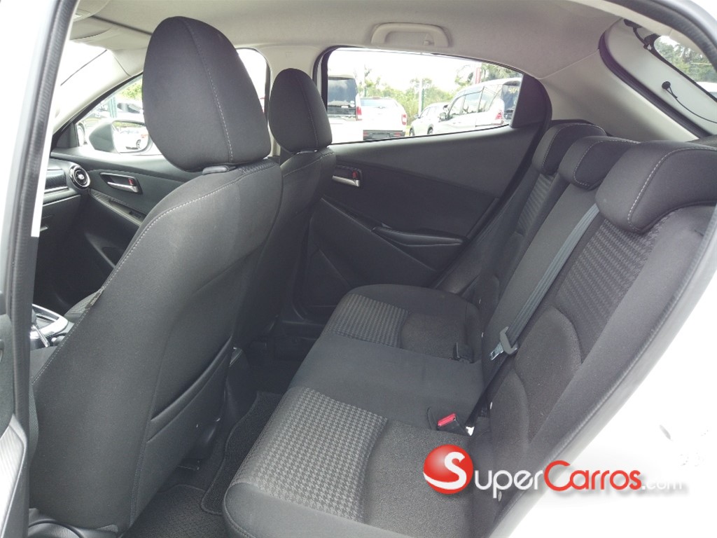 2020 Mazda Demio — foto 6 / 9