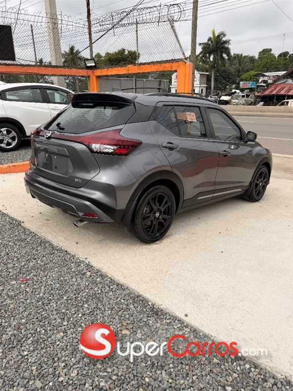 2021 Nissan Kicks SR — foto 5 / 10