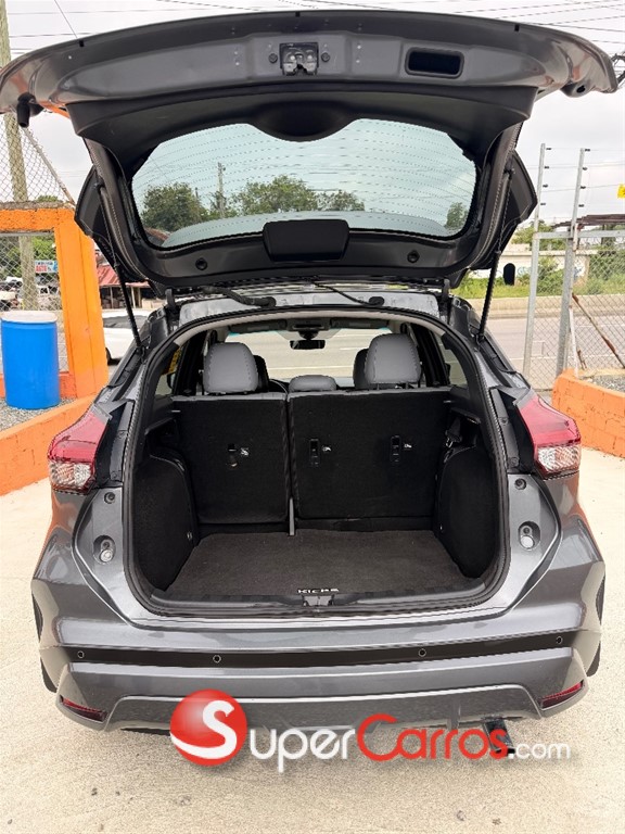 2021 Nissan Kicks SR — foto 9 / 10