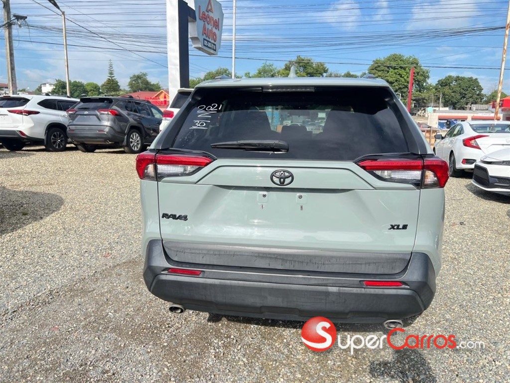 2021 Toyota RAV4 XLE PLUS — foto 7 / 11