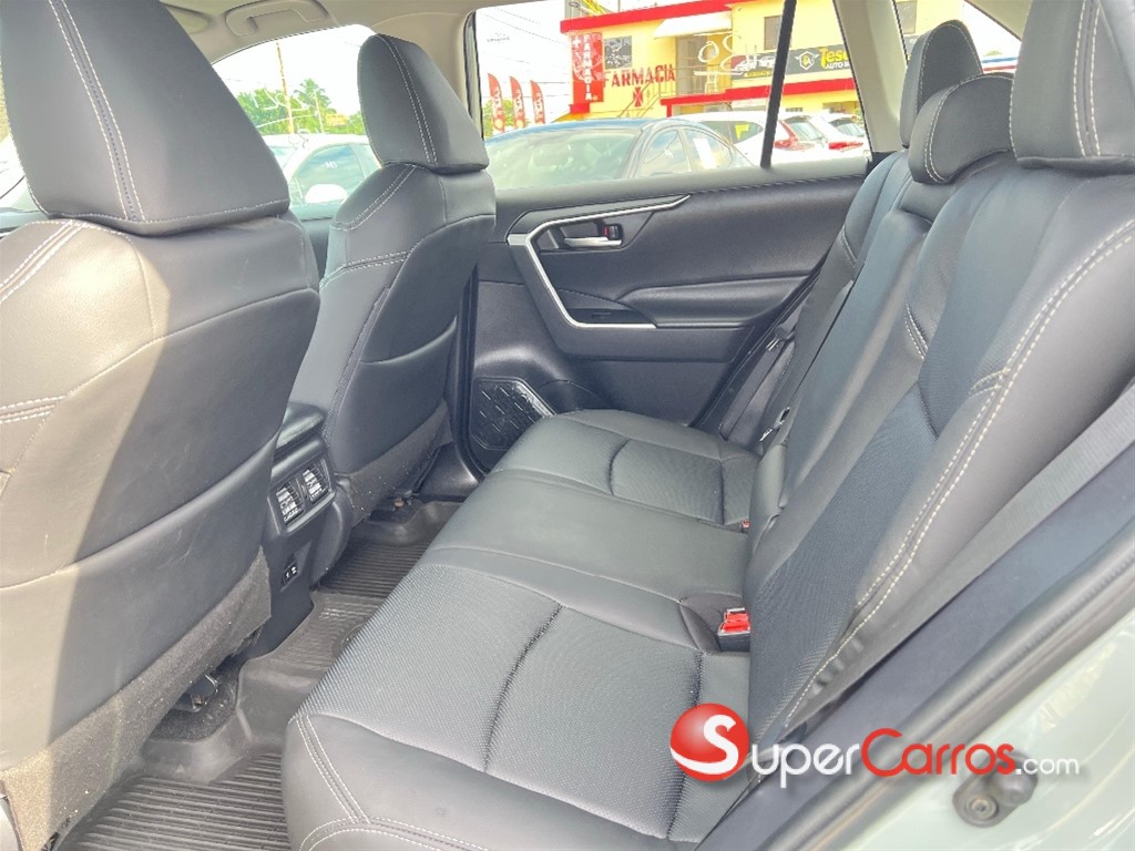 2021 Toyota RAV4 XLE PLUS — foto 9 / 11