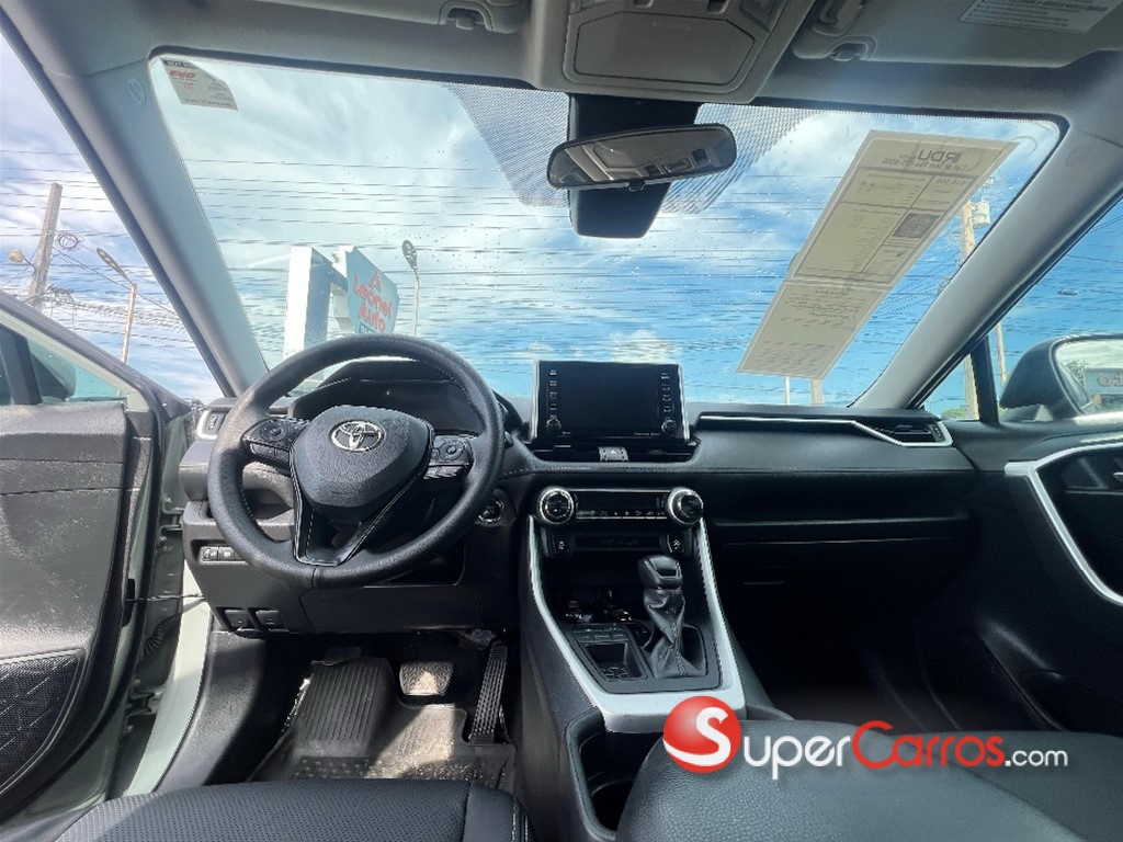 2021 Toyota RAV4 XLE PLUS — foto 10 / 11