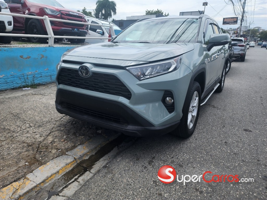 2021 Toyota RAV4 XLE — foto 2 / 6