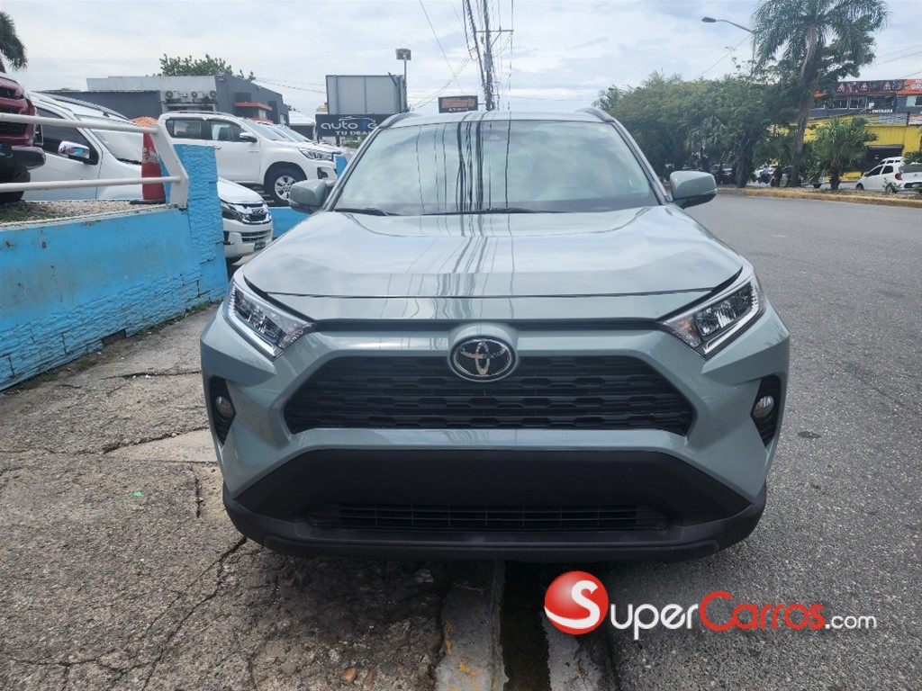 2021 Toyota RAV4 XLE — foto 5 / 6