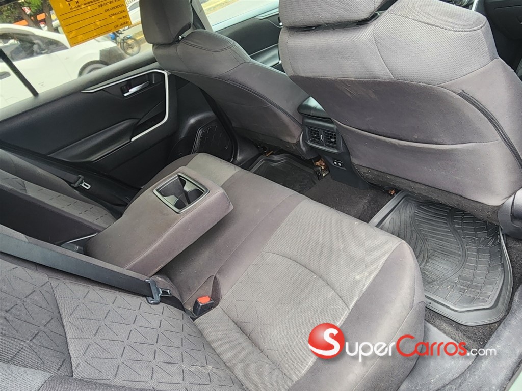 2021 Toyota RAV4 XLE — foto 6 / 6