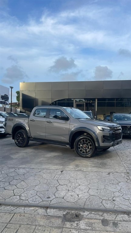 2027 Isuzu DMAX LSE — foto 2 / 12