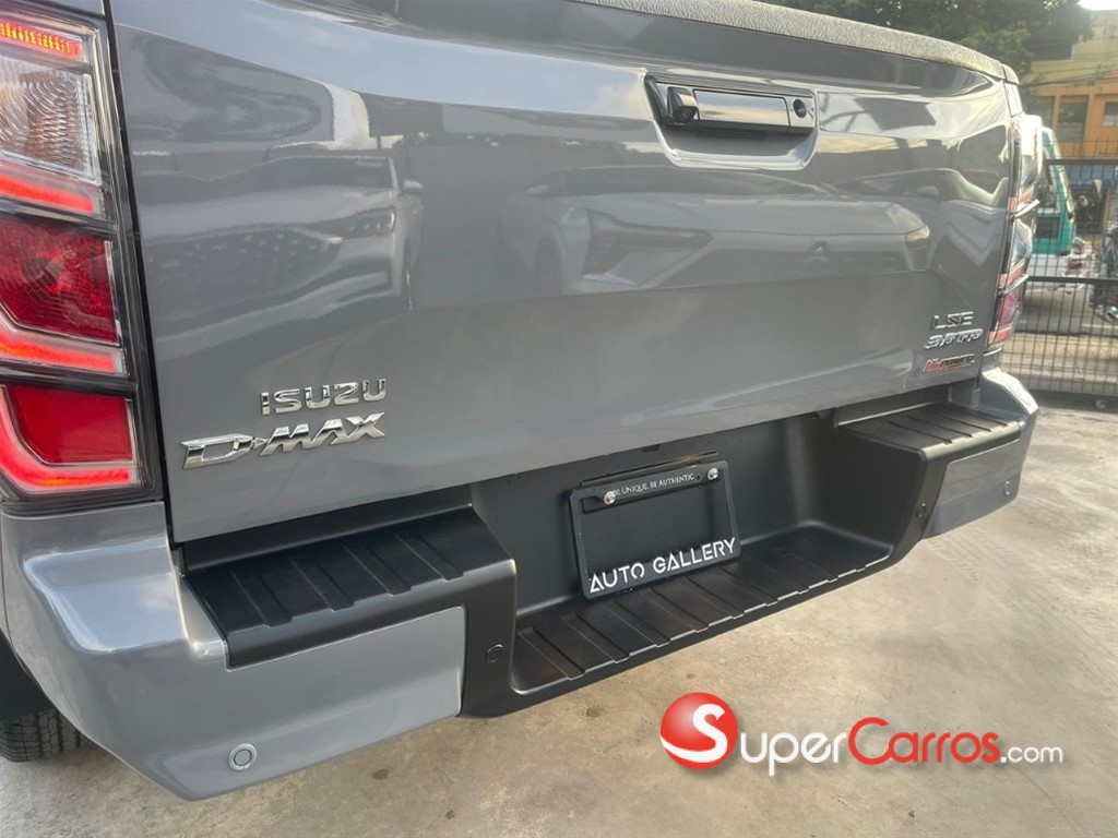 2027 Isuzu DMAX LSE — foto 8 / 12