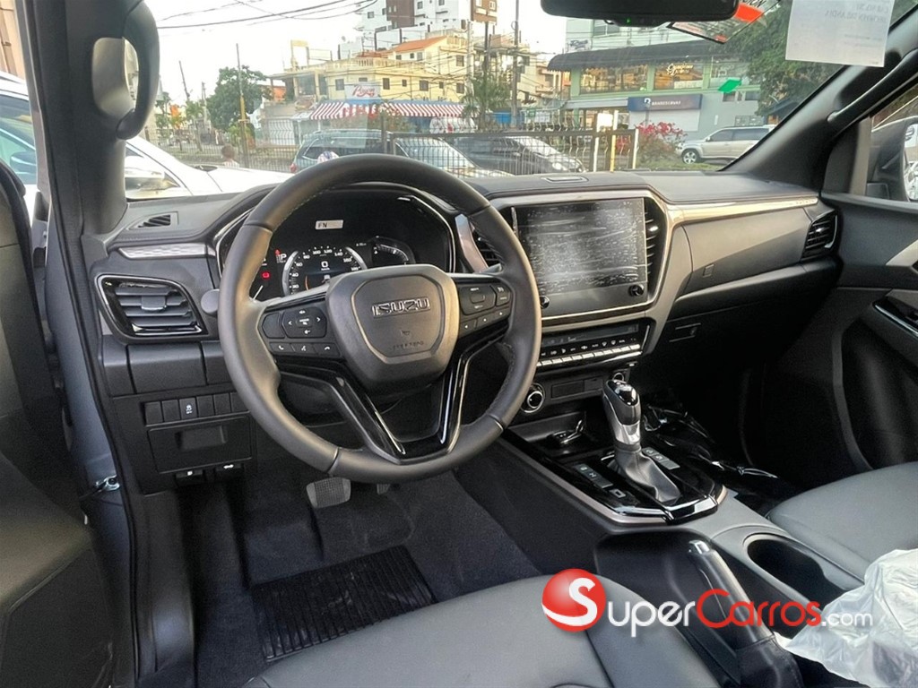 2027 Isuzu DMAX LSE — foto 9 / 12