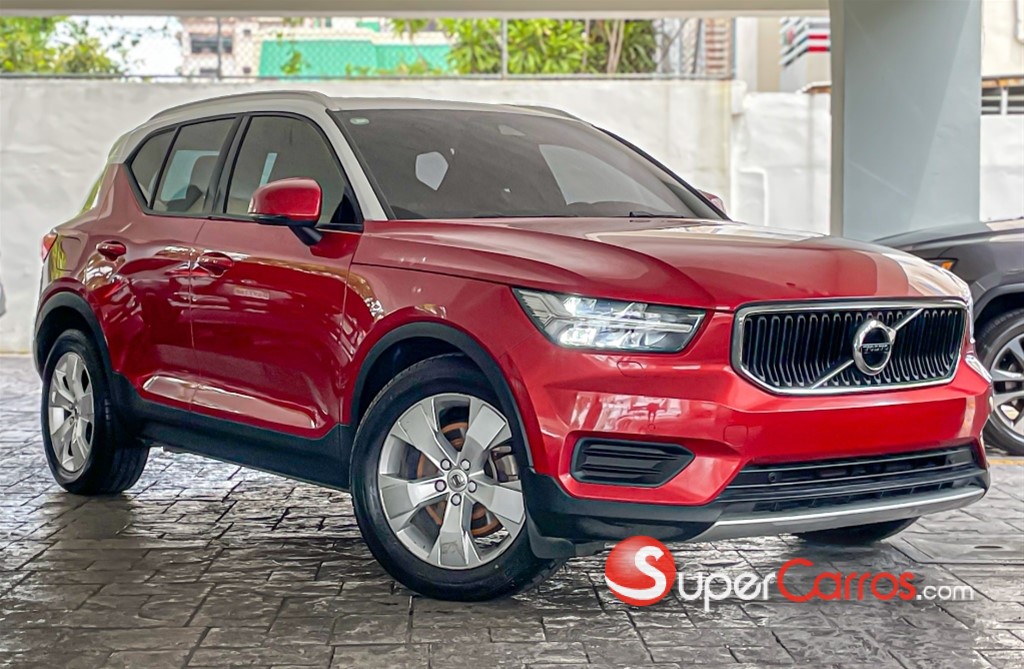 2018 Volvo XC40 Momentum
