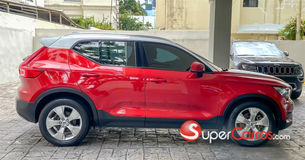 2018 Volvo XC40 Momentum — foto 3 / 11