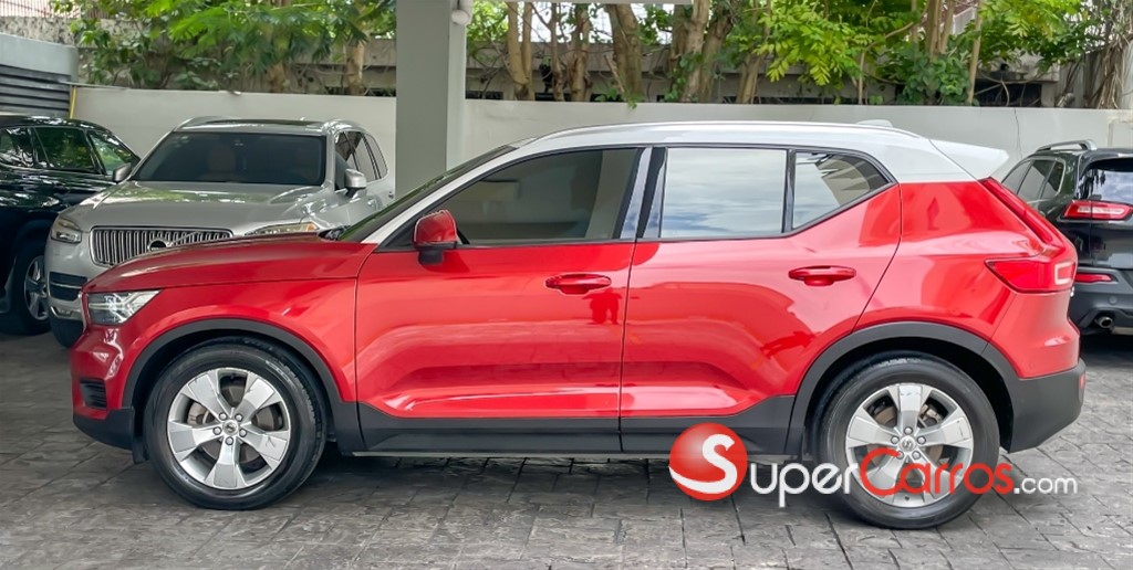 2018 Volvo XC40 Momentum — foto 4 / 11