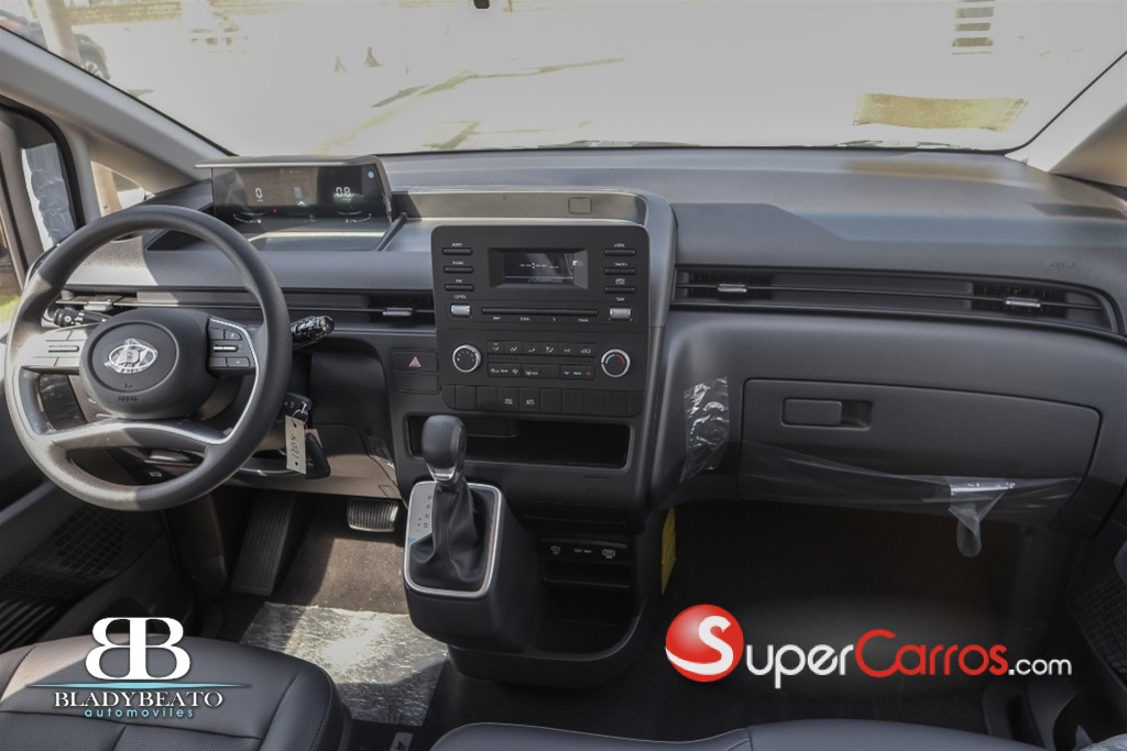2025 Hyundai Staria — foto 9 / 12