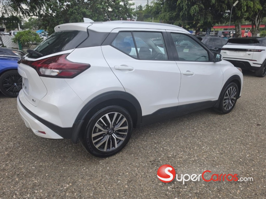 2022 Nissan Kicks SV — foto 2 / 10