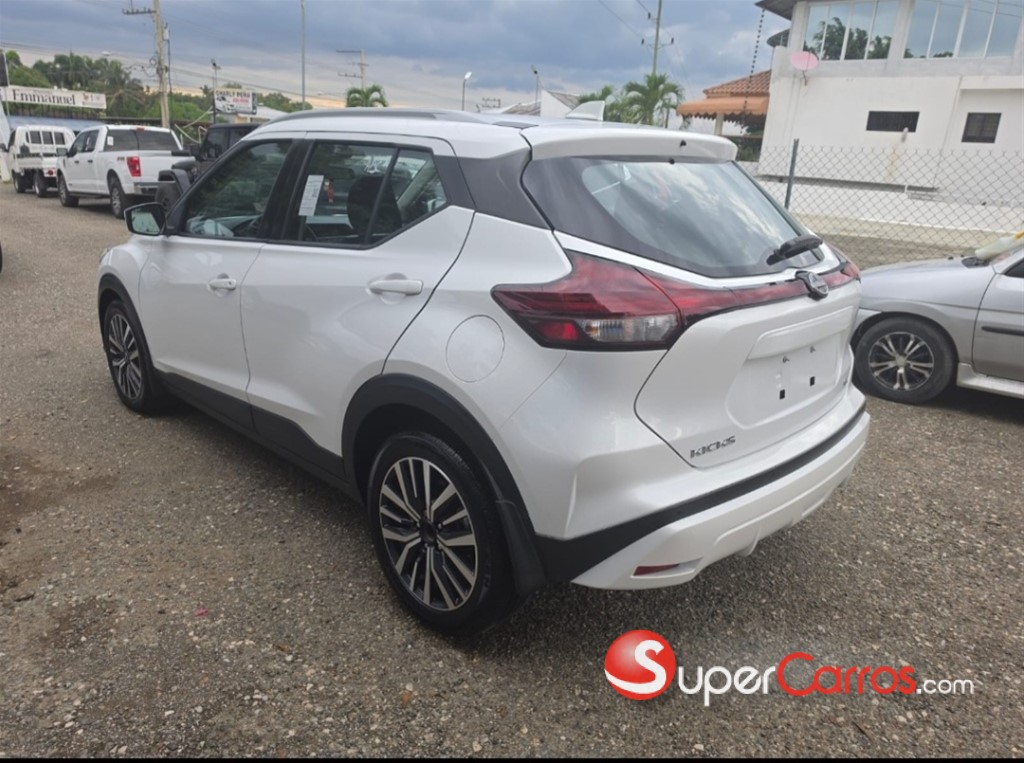 2022 Nissan Kicks SV — foto 5 / 10