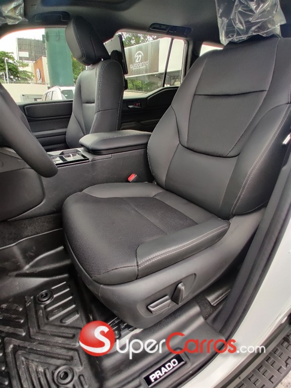 2026 Toyota Land Cruiser Prado — foto 8 / 10