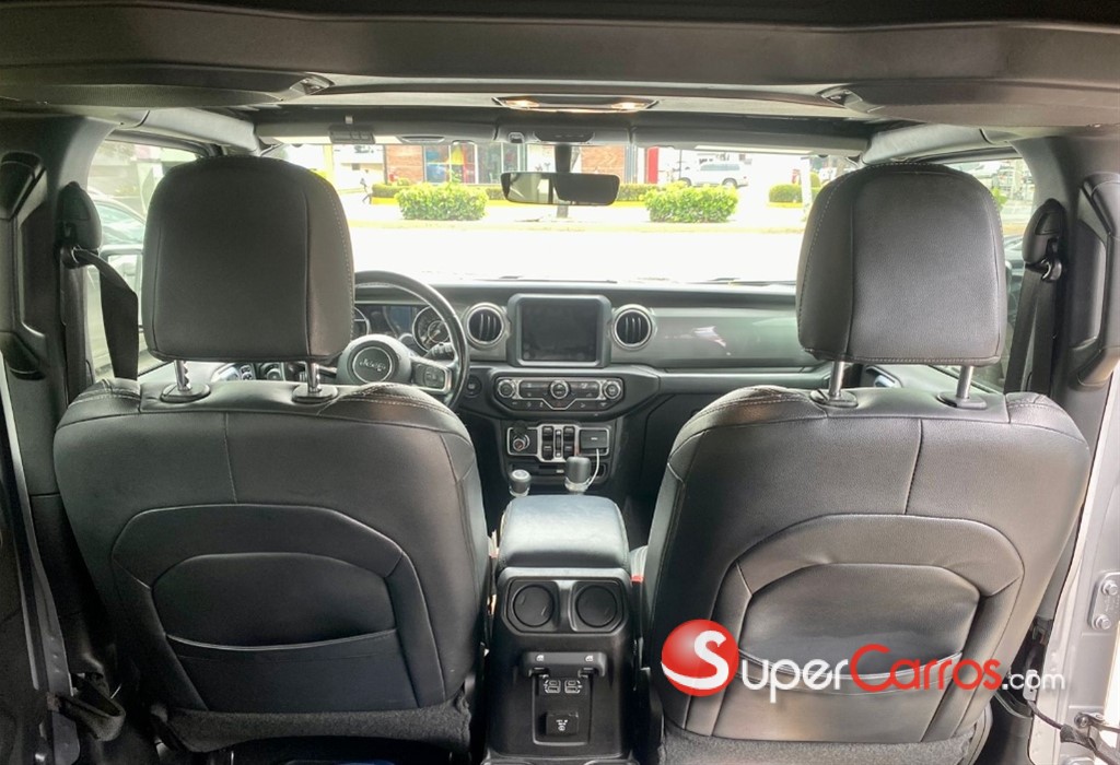 2020 Jeep Wrangler Sahara Unlimited — foto 6 / 12