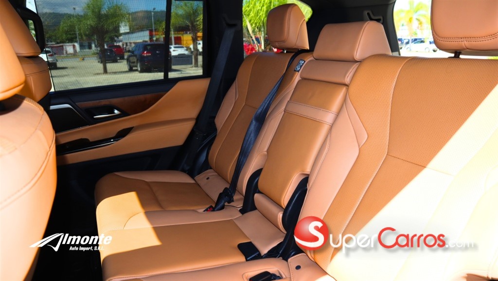 2025 Lexus LX 600 Luxury — foto 8 / 12