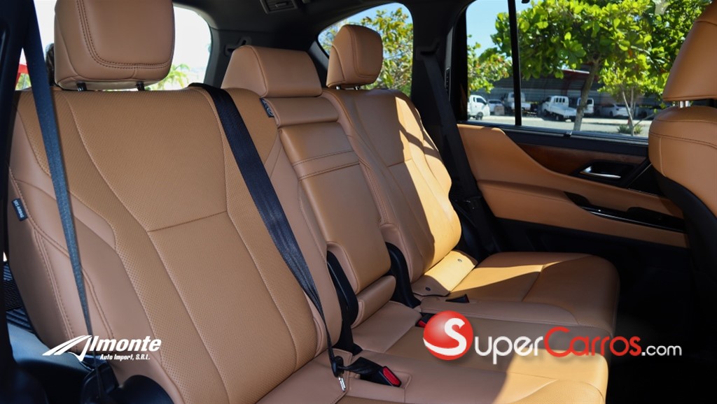 2025 Lexus LX 600 Luxury — foto 9 / 12