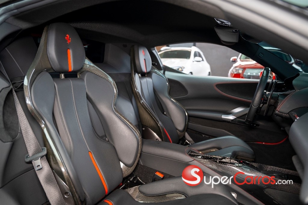 2023 Ferrari SF90 Stradale — foto 2 / 12