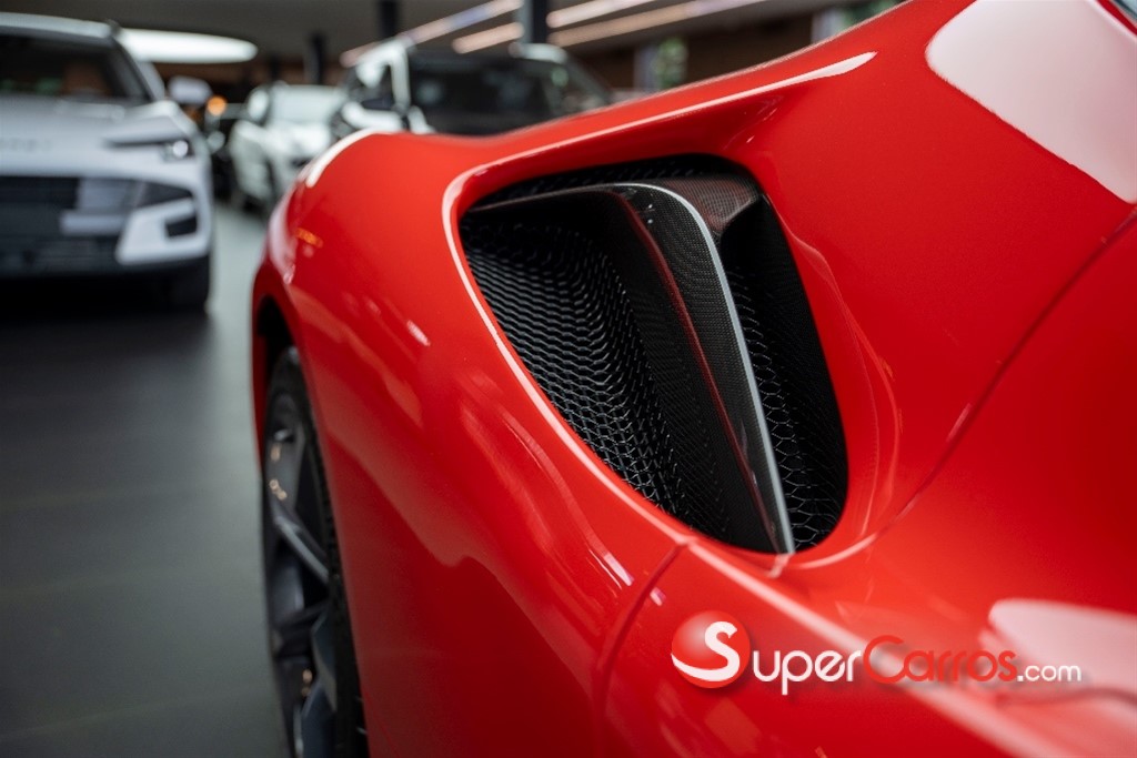 2023 Ferrari SF90 Stradale — foto 4 / 12