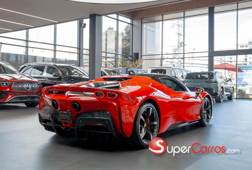 2023 Ferrari SF90 Stradale — foto 5 / 12