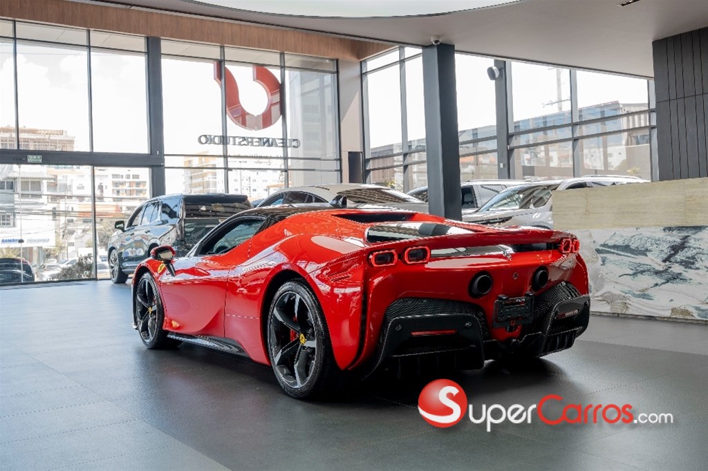 2023 Ferrari SF90 Stradale — foto 10 / 12