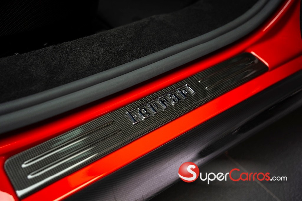 2023 Ferrari SF90 Stradale — foto 11 / 12