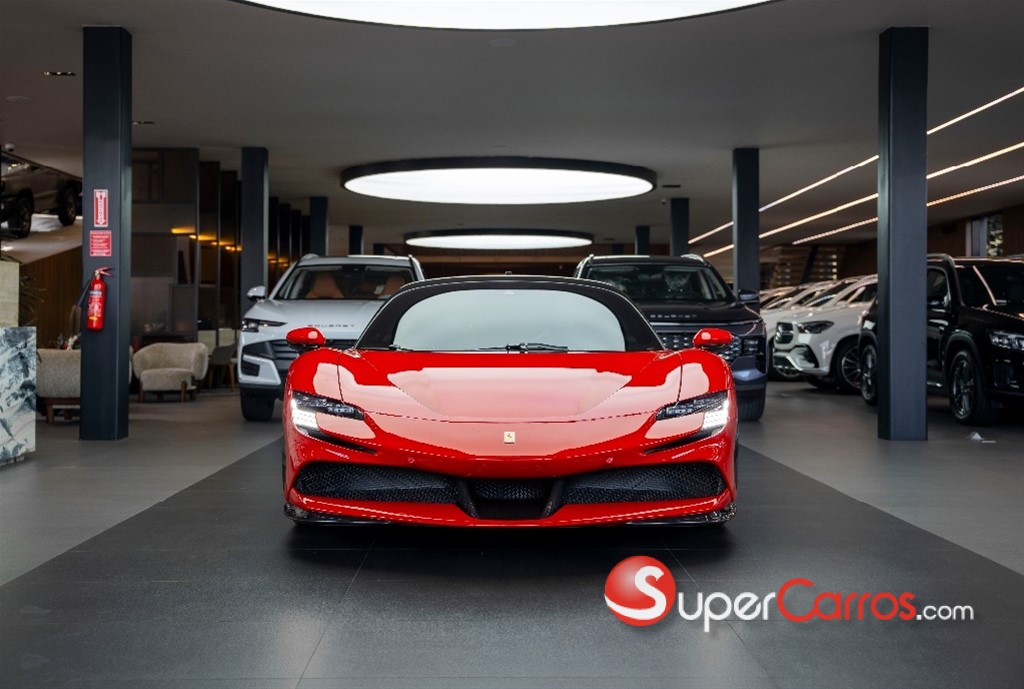 2023 Ferrari SF90 Stradale — foto 12 / 12