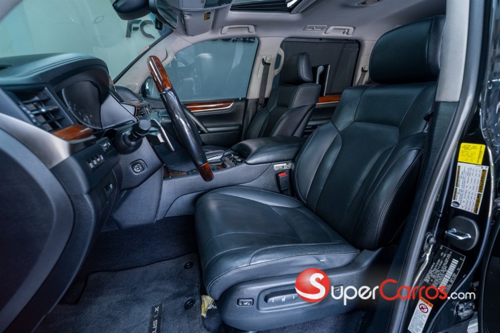 2017 Lexus LX 570 — foto 6 / 12