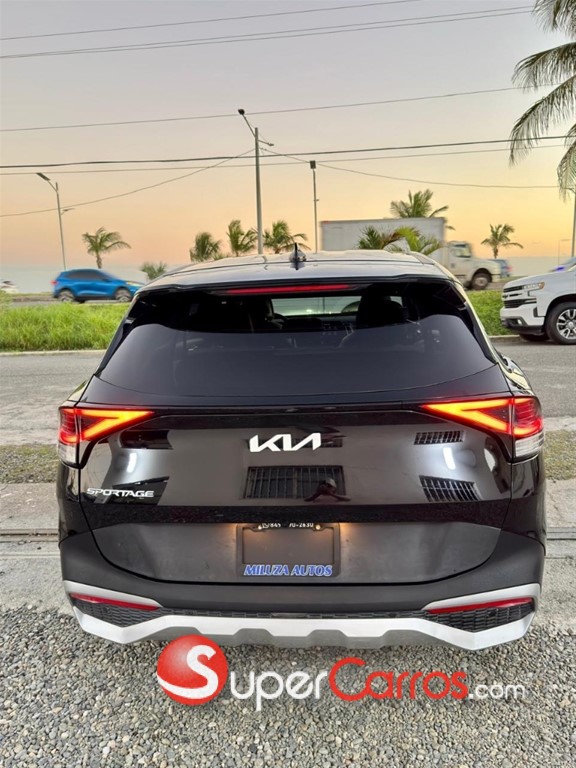 2023 Kia Sportage LX — foto 6 / 10