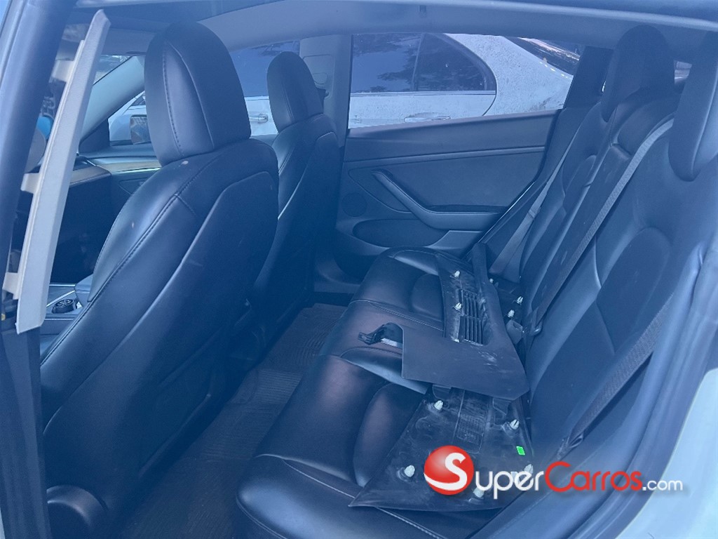 2021 Tesla Model 3 Standard Range Plus — foto 8 / 10