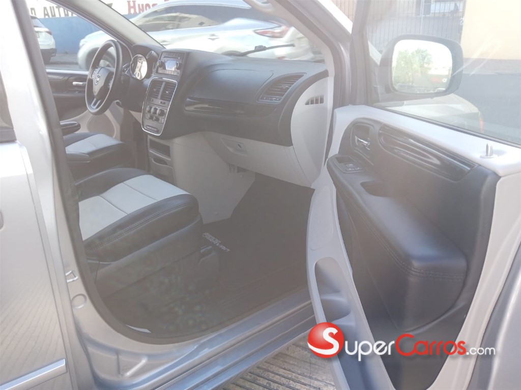 2017 Dodge Caravan — foto 6 / 11