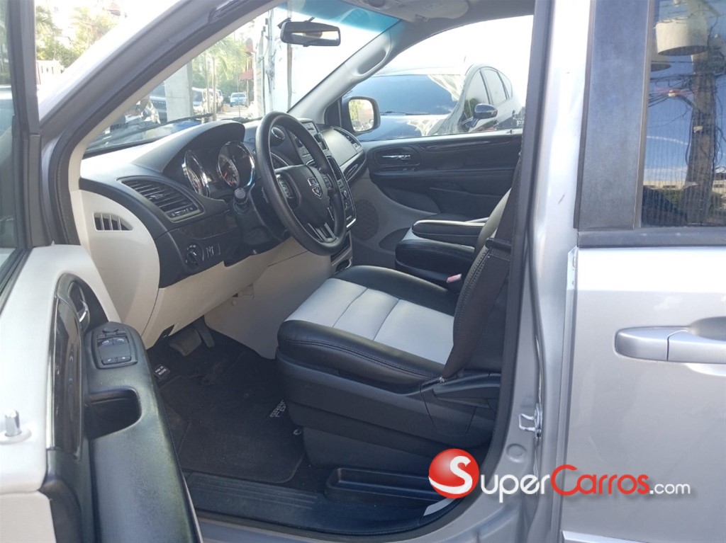 2017 Dodge Caravan — foto 7 / 11